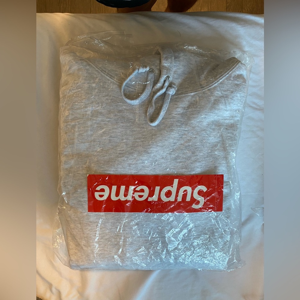 SUPREME AOI HOODIE